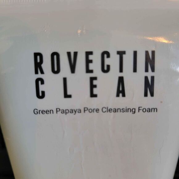 Rovectin Clean Pore Cleansing Foam - Picture 3 of 5